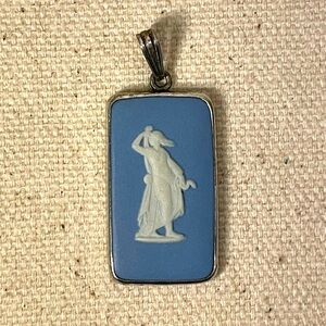 Wedgwood and sterling pendant